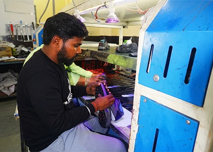 Footwear finishing and quality control